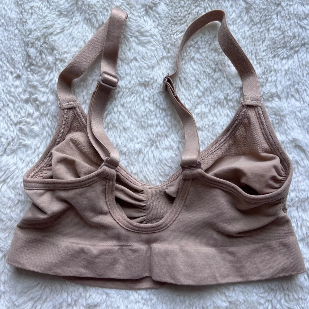 SKIMS Women's Ribbed Ruched Bralette Seamless Adjustable Straps Tan Size Small - Picture 4 of 8